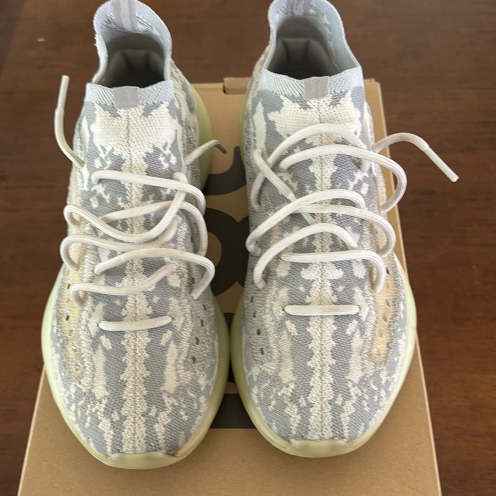 Yeezy Boost 380 Alien size 12 - GUC. !! FREE SHIPPING THIS WEEKEND!!!